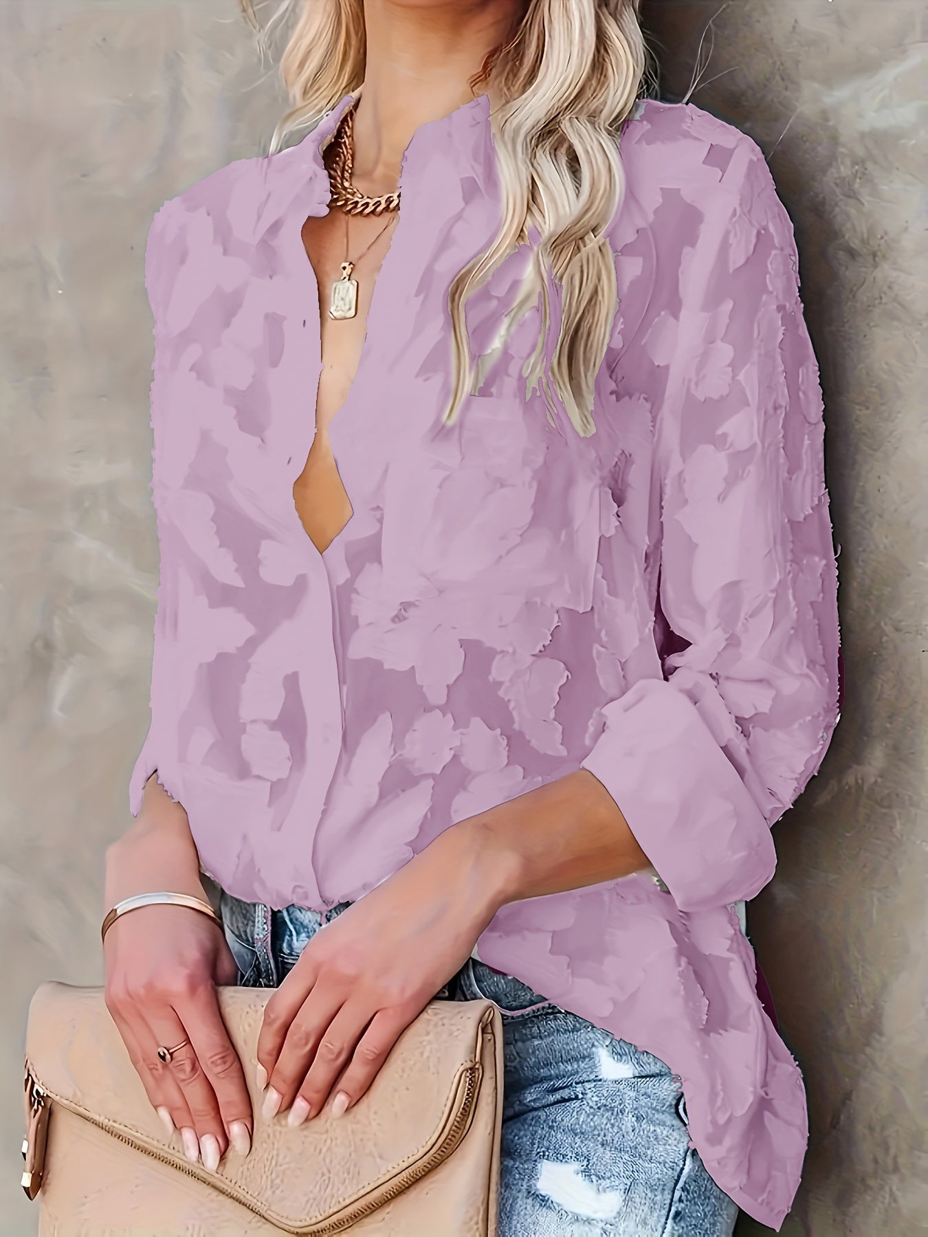 Liselot | Transparante blouse met bloemenreliëf