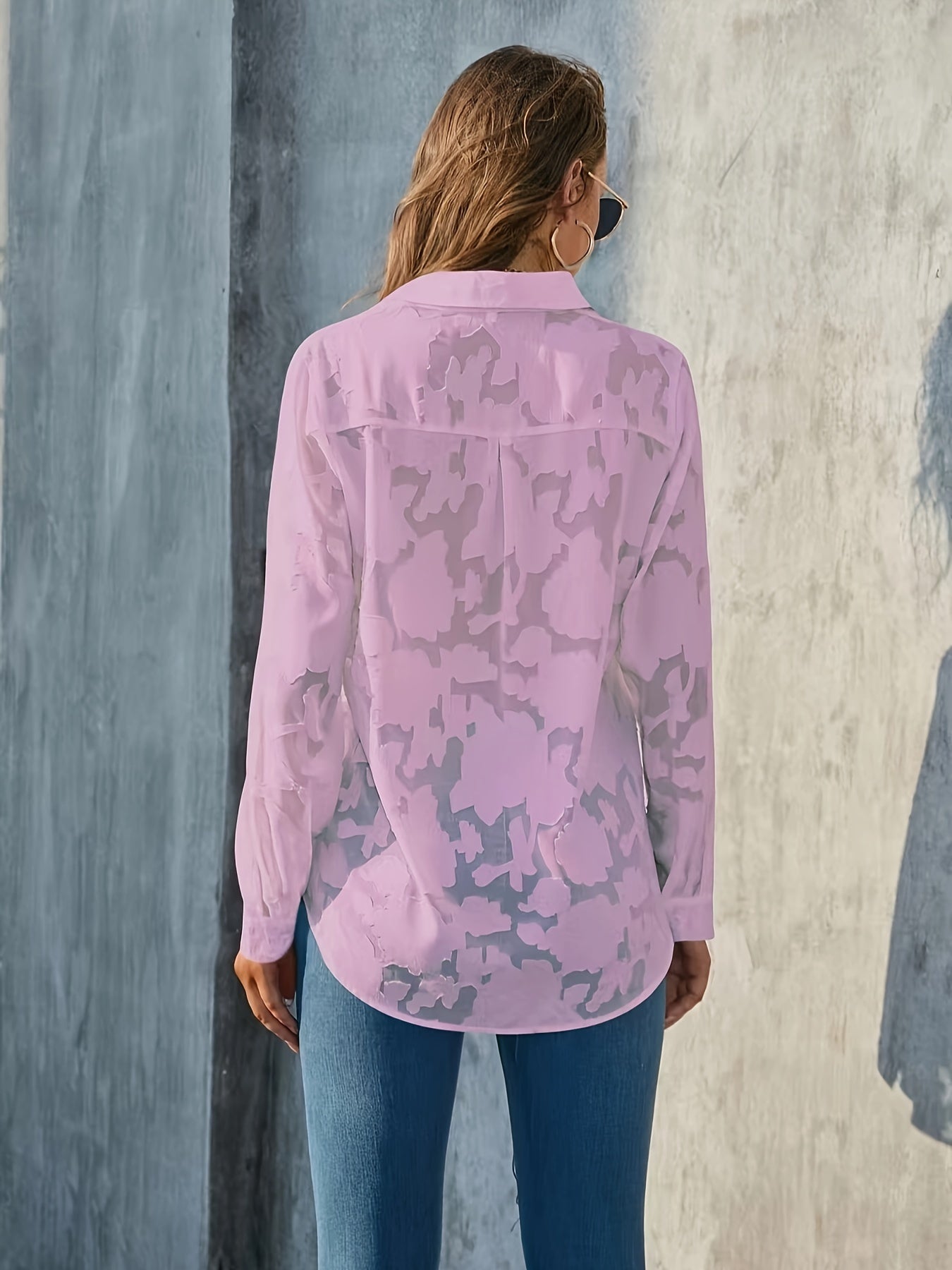 Liselot | Transparante blouse met bloemenreliëf
